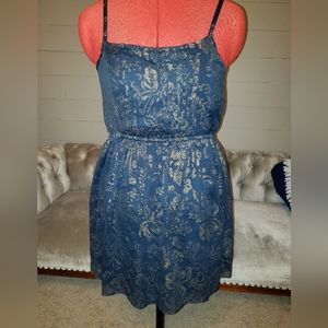 Summer dress with gold accent